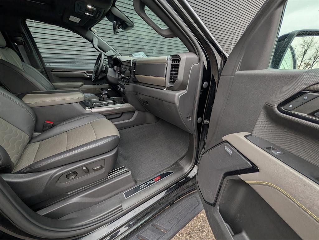 Thumbnail: 2023 Chevrolet Silverado 1500 - 7