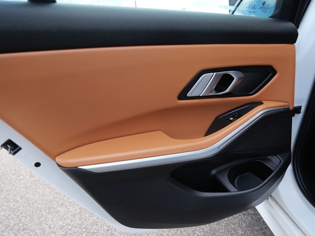 Thumbnail: 2023 BMW 3 Series - 16