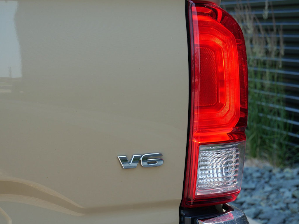 Thumbnail: 2016 Toyota Tacoma - 11