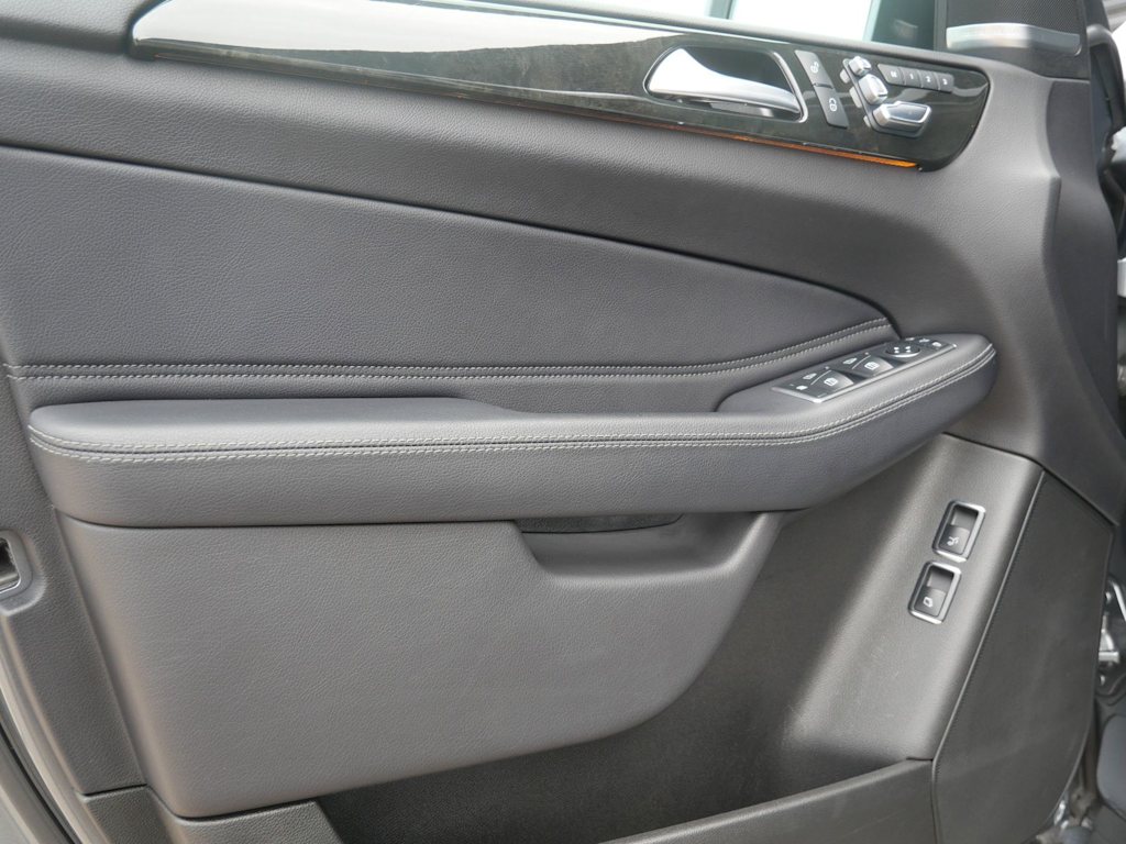 Thumbnail: 2019 Mercedes-Benz GLS - 11