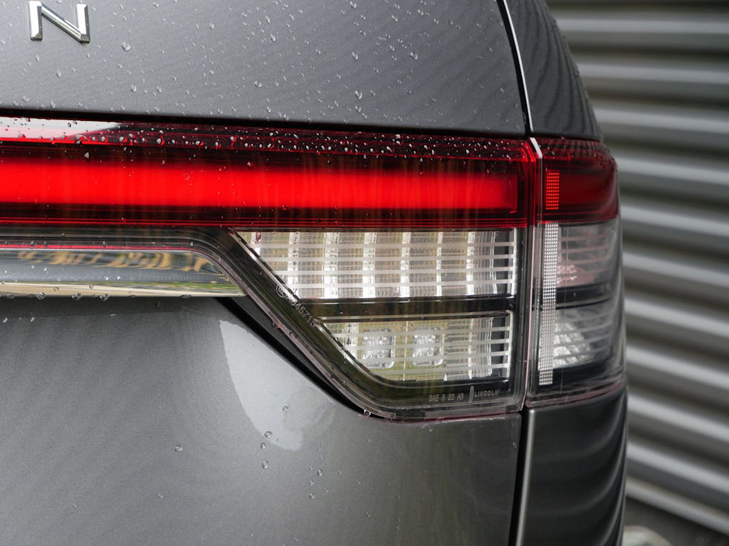 Thumbnail: 2022 Lincoln Aviator - 13