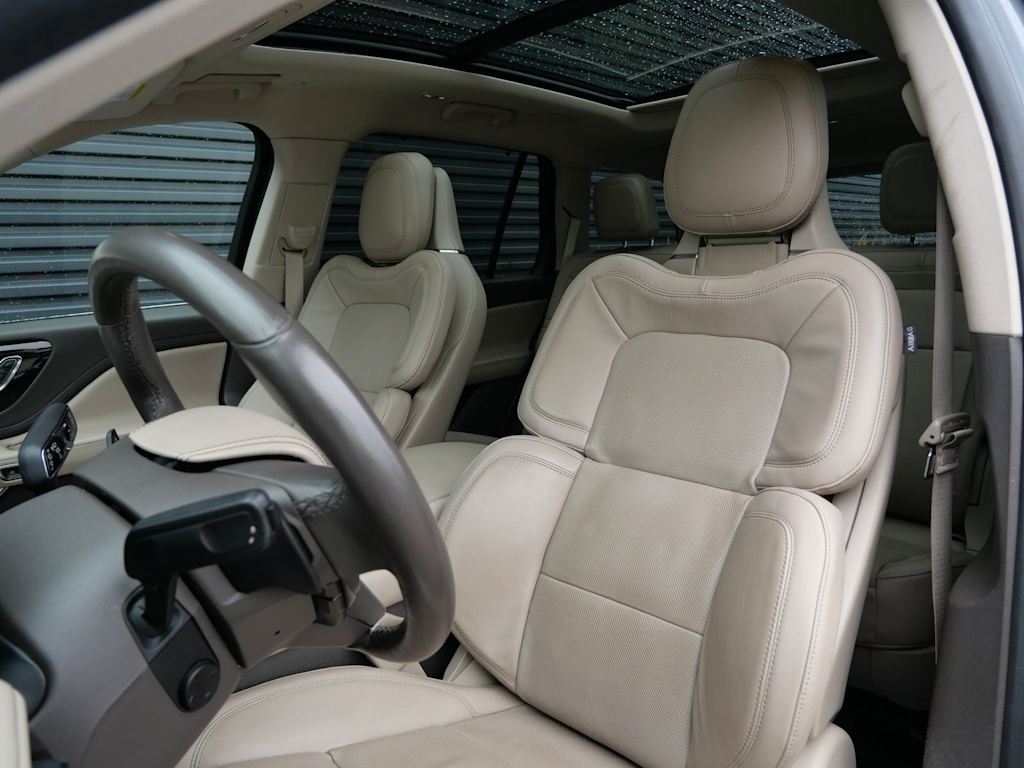 Thumbnail: 2022 Lincoln Aviator - 7