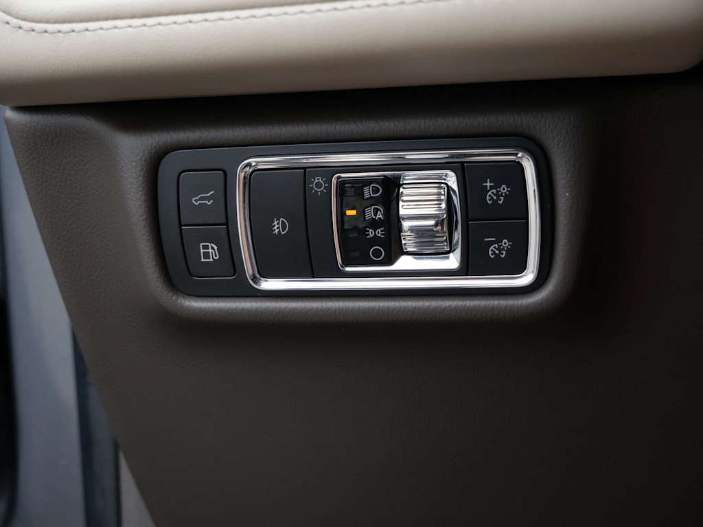 Thumbnail: 2022 Lincoln Aviator - 19