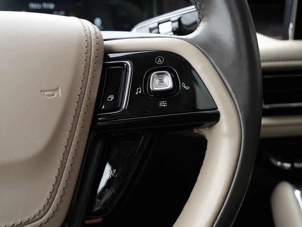 Thumbnail: 2022 Lincoln Aviator - 26