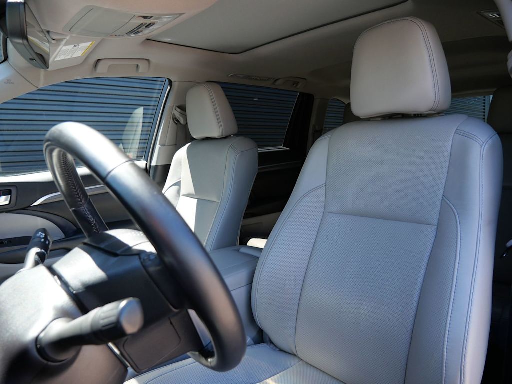Thumbnail: 2018 Toyota Highlander - 7