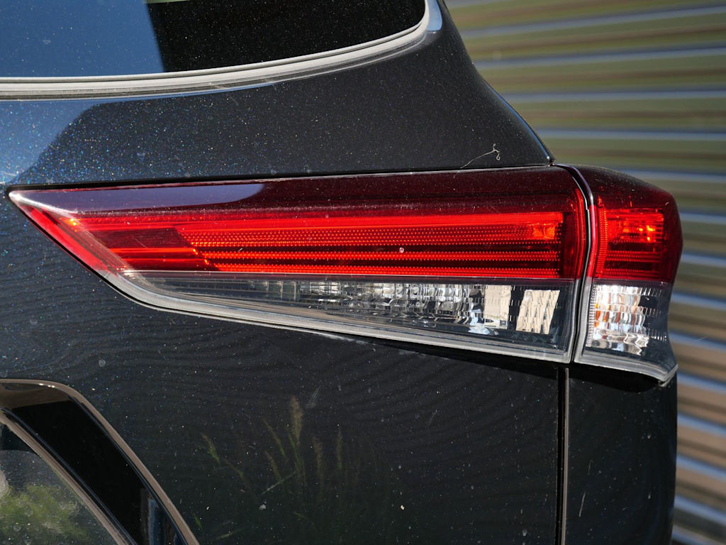 Thumbnail: 2021 Toyota Highlander - 10