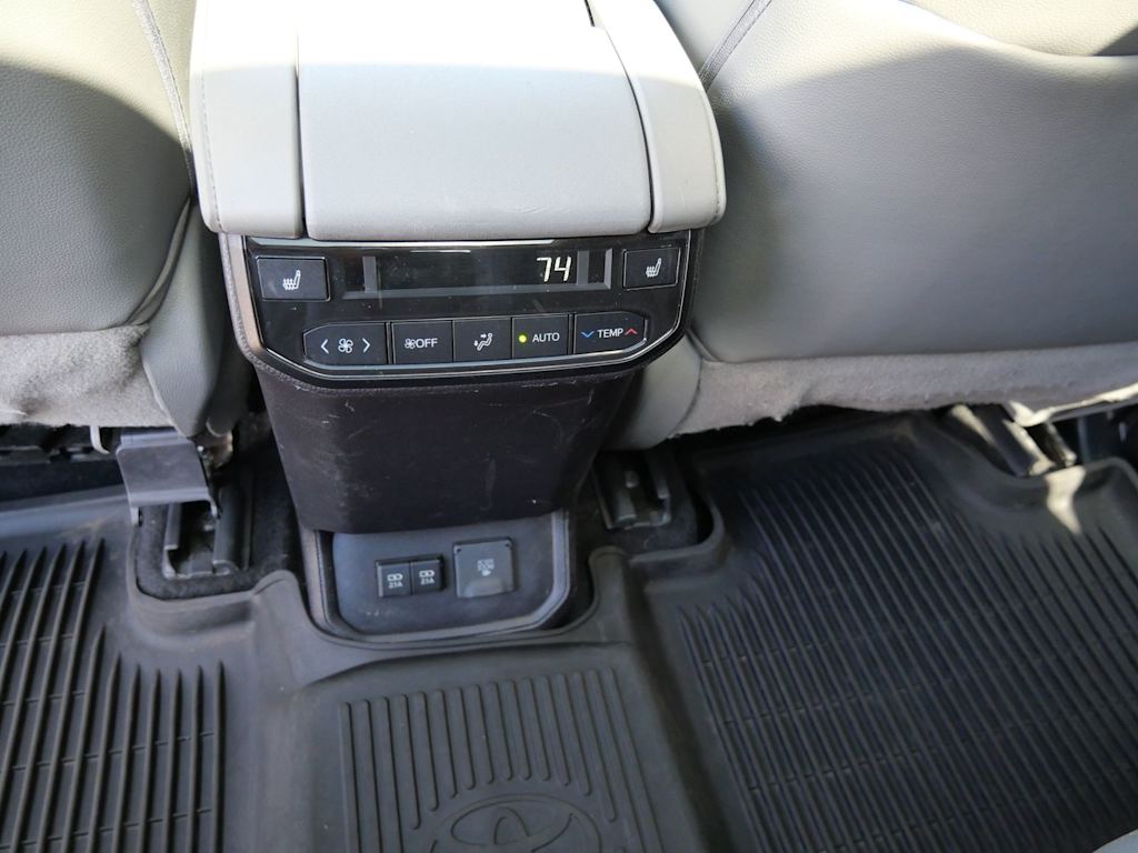 Thumbnail: 2021 Toyota Highlander - 15