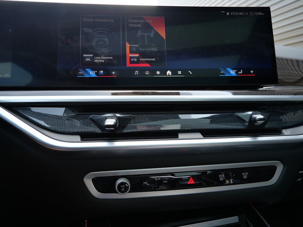 Thumbnail: 2025 BMW X7 - 8