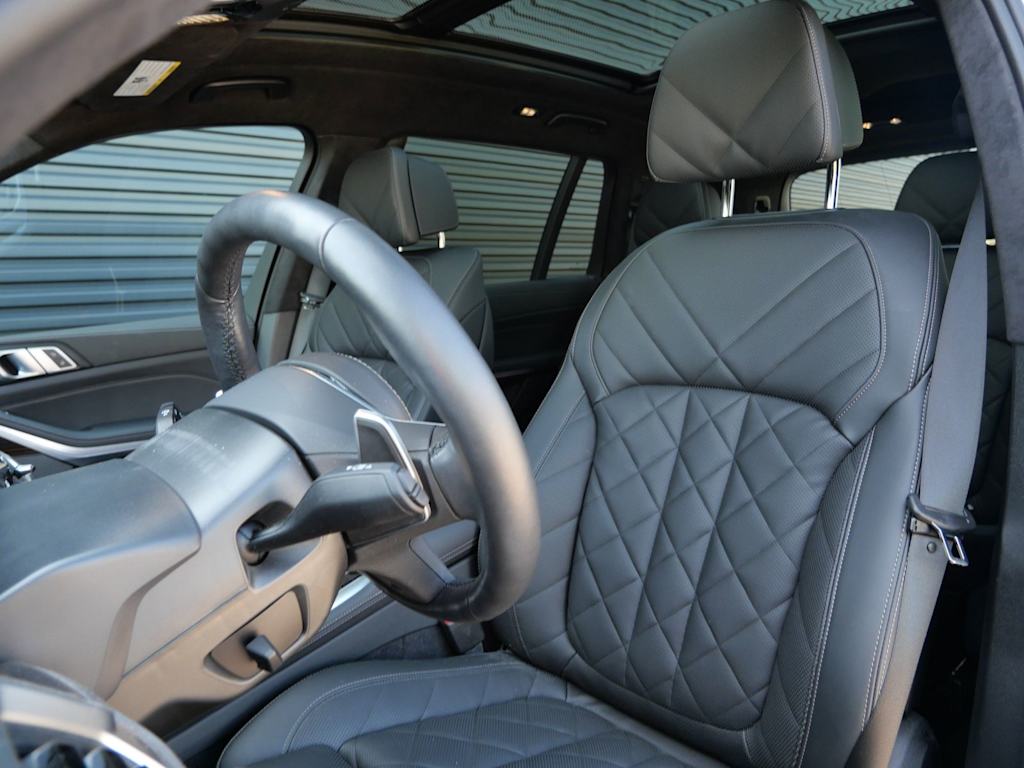 Thumbnail: 2025 BMW X7 - 6
