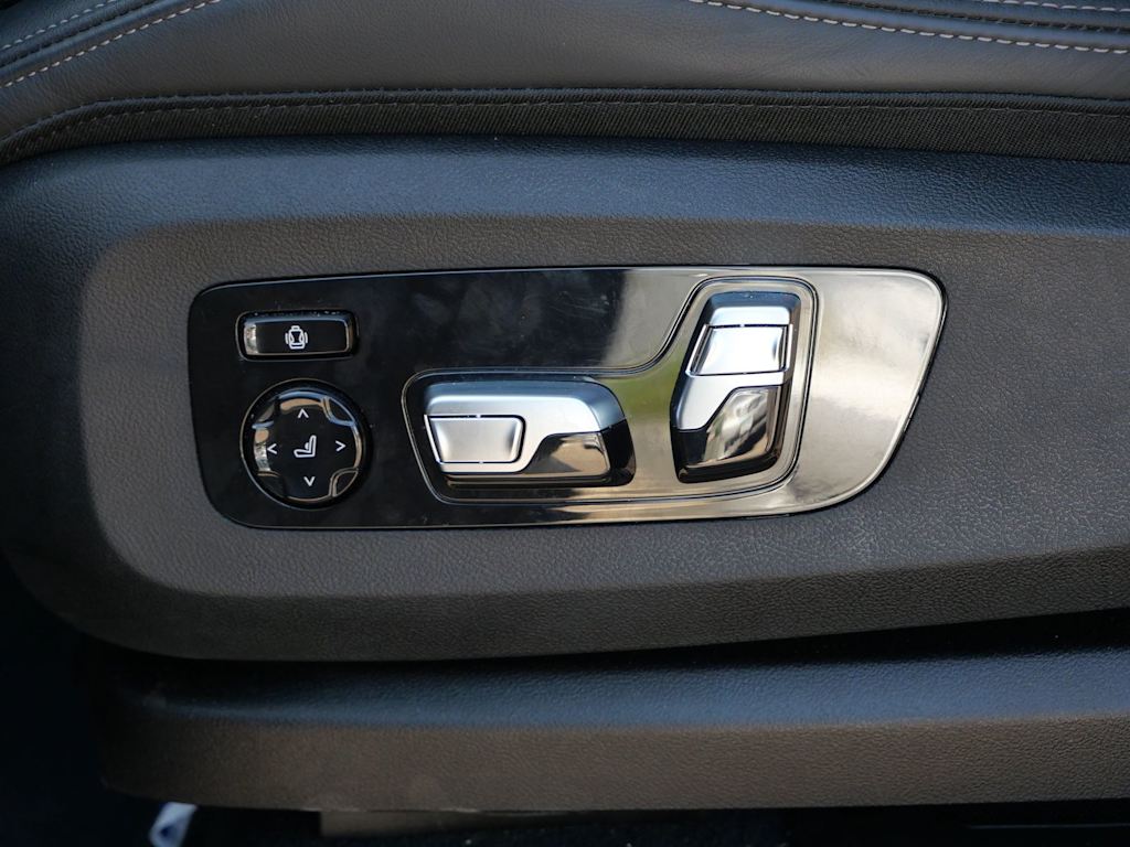 Thumbnail: 2025 BMW X7 - 15