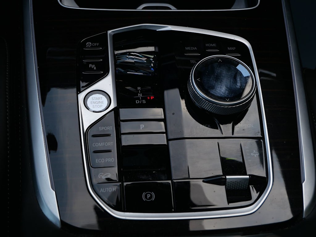 Thumbnail: 2025 BMW X7 - 9