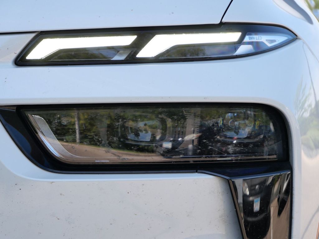 Thumbnail: 2025 BMW X7 - 12