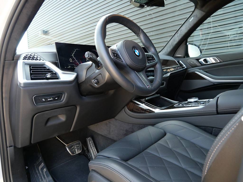 Thumbnail: 2025 BMW X7 - 2