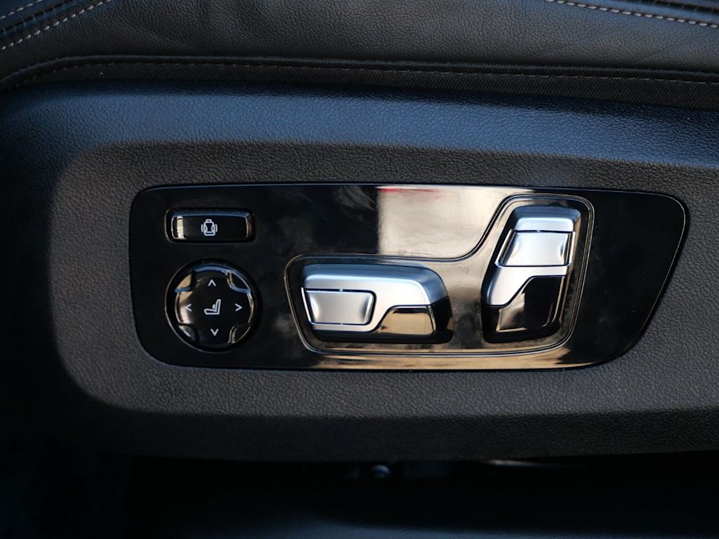 Thumbnail: 2026 BMW X5 - 15