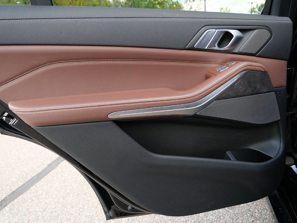 Thumbnail: 2021 BMW X7 - 13