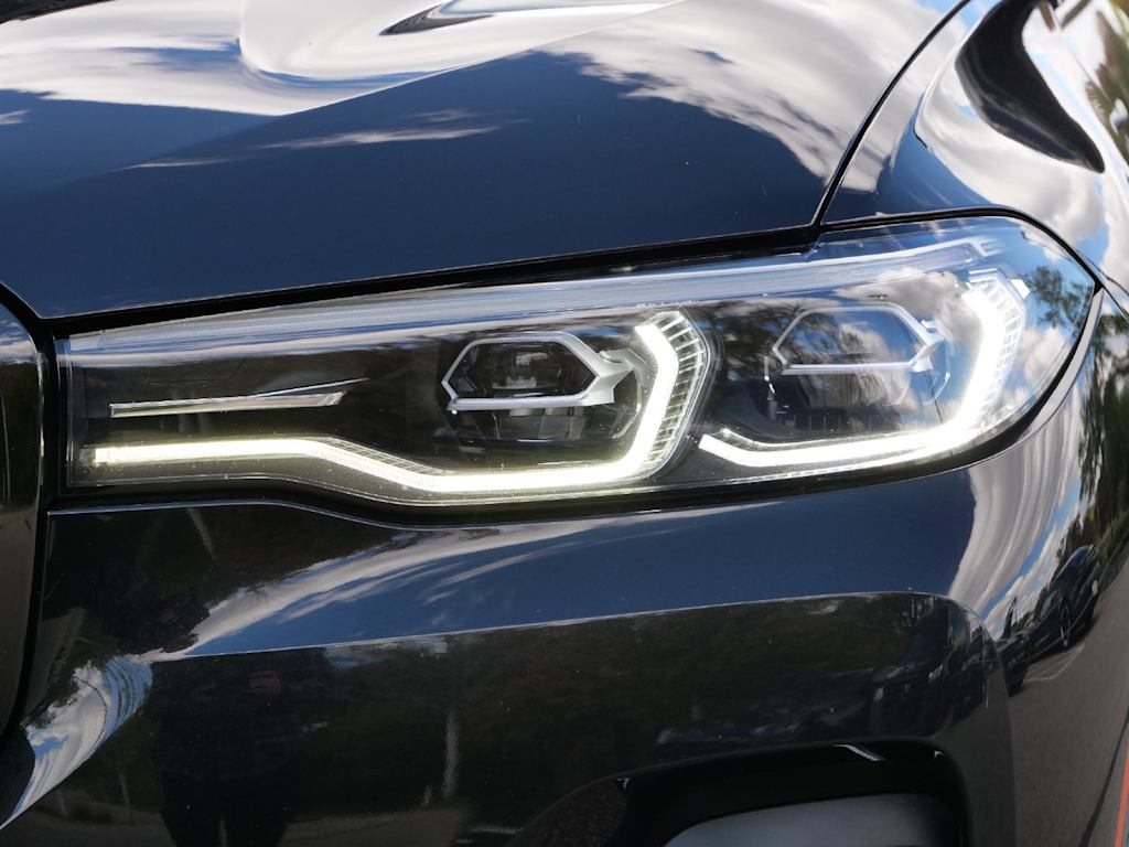 Thumbnail: 2021 BMW X7 - 9