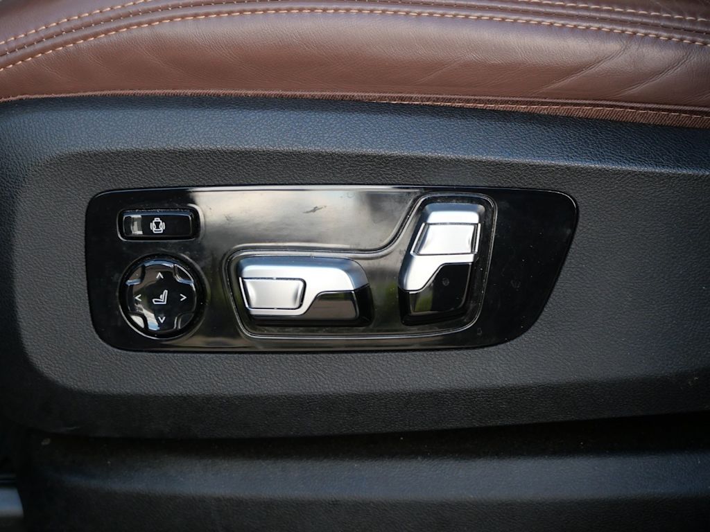 Thumbnail: 2021 BMW X7 - 12