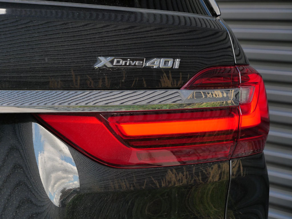 Thumbnail: 2021 BMW X7 - 10