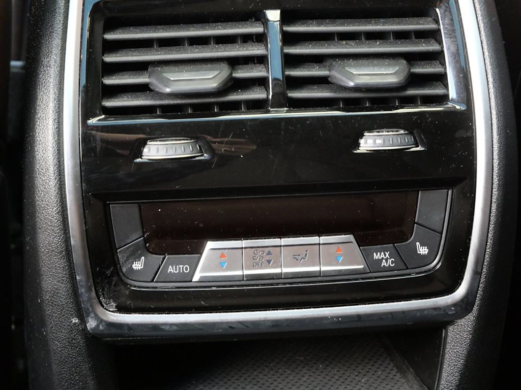 Thumbnail: 2021 BMW X7 - 8