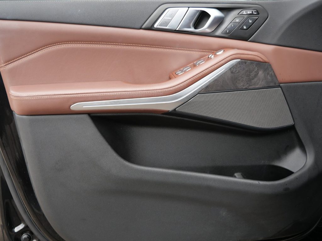 Thumbnail: 2021 BMW X7 - 12
