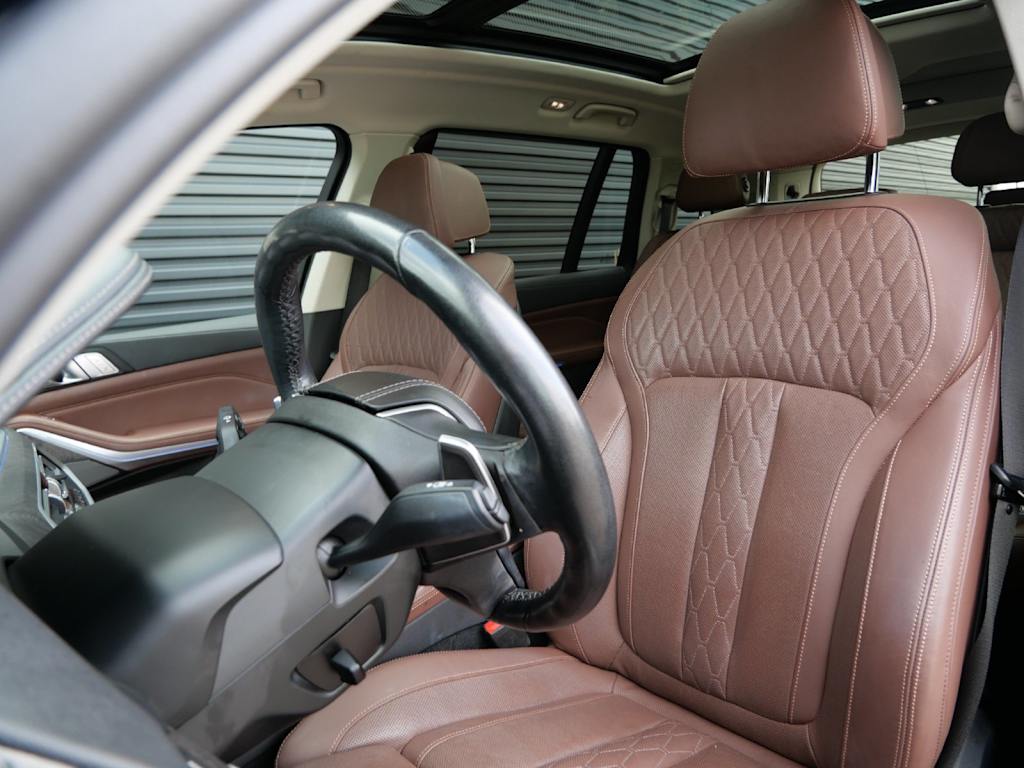 Thumbnail: 2021 BMW X7 - 6