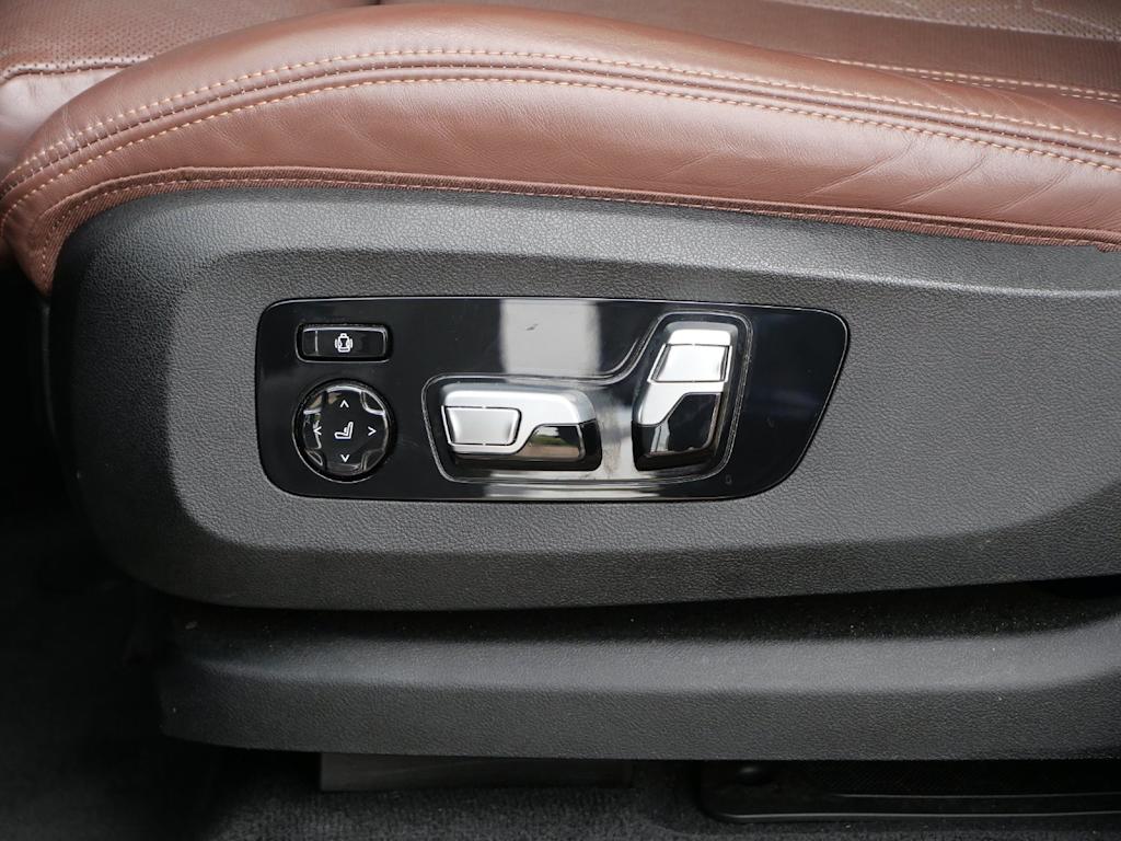 Thumbnail: 2021 BMW X7 - 13