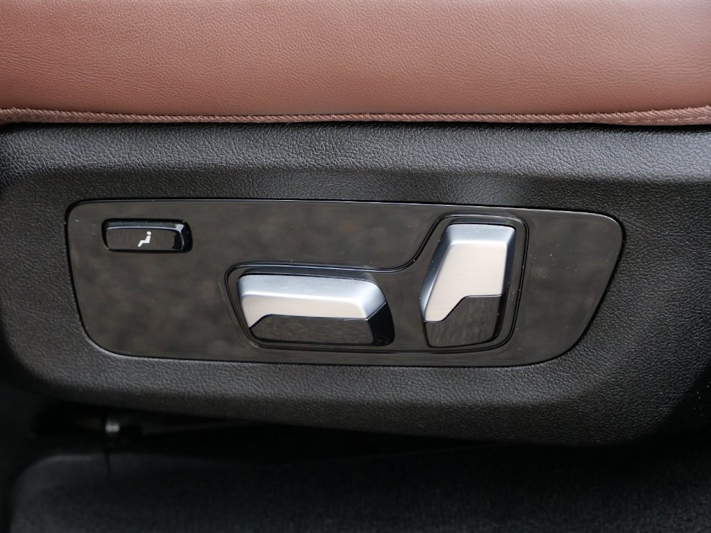 Thumbnail: 2021 BMW X7 - 15