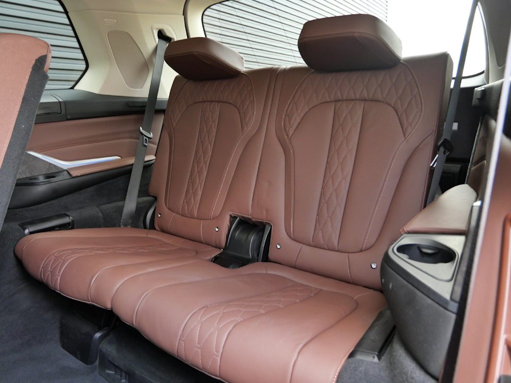 Thumbnail: 2021 BMW X7 - 16