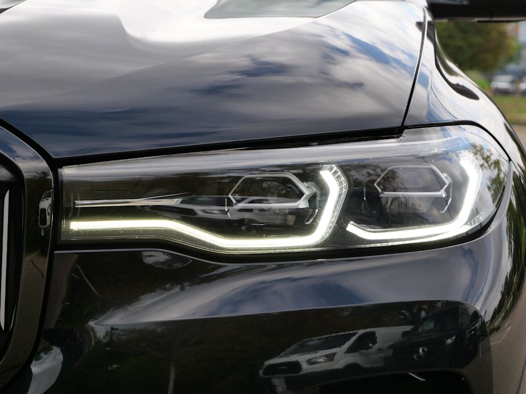 Thumbnail: 2021 BMW X7 - 10