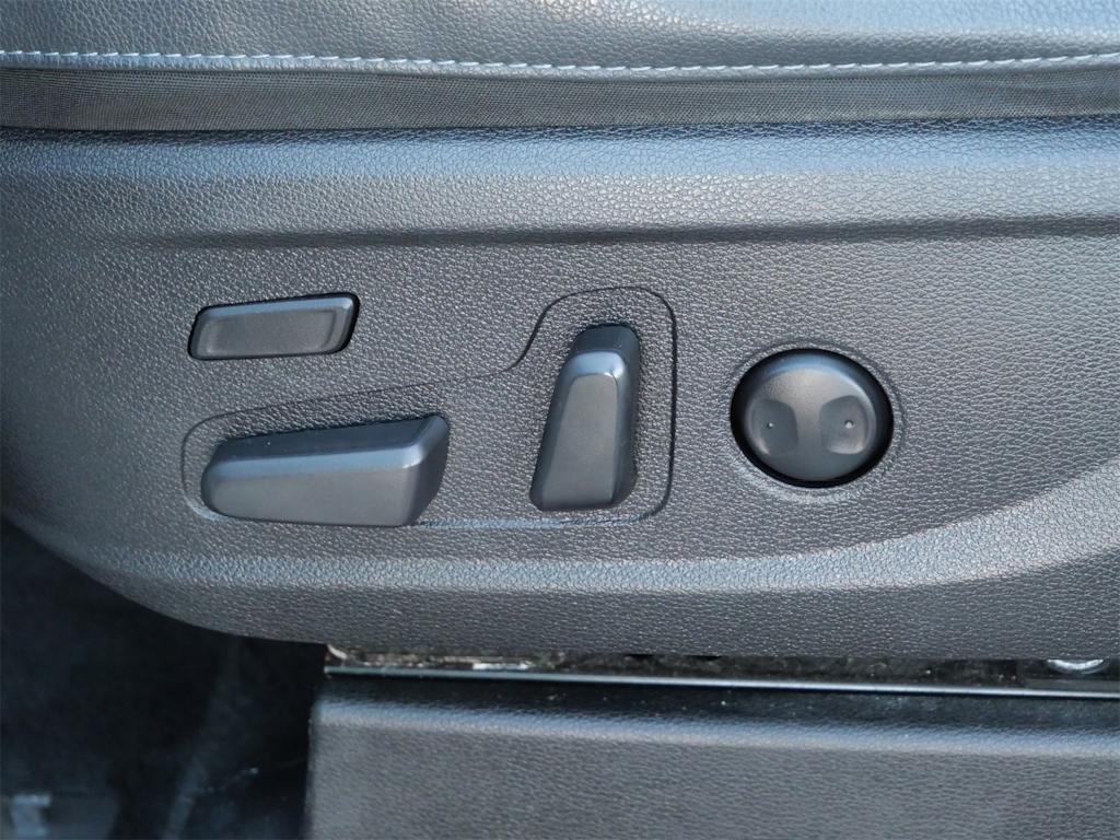 Thumbnail: 2020 Kia Telluride - 17