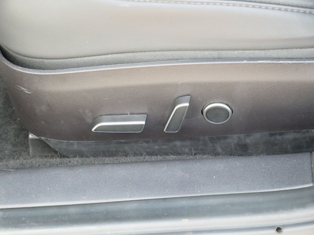 Thumbnail: 2023 Tesla Model 3 - 13
