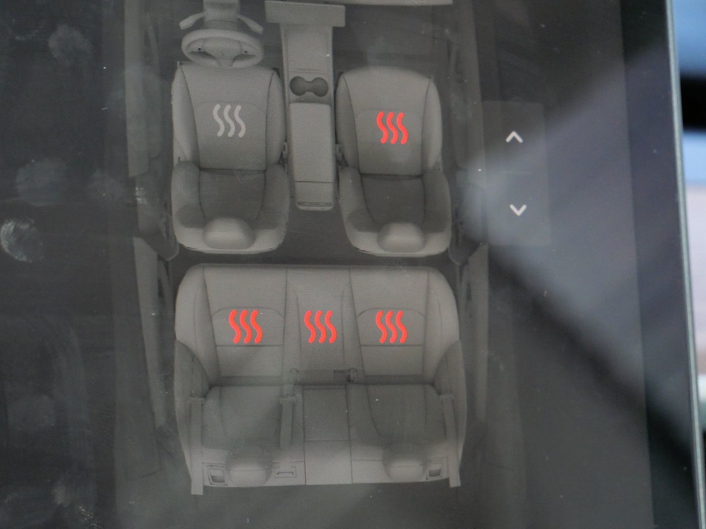 Thumbnail: 2023 Tesla Model 3 - 21
