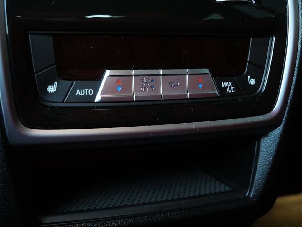 Thumbnail: 2022 BMW X6 - 15