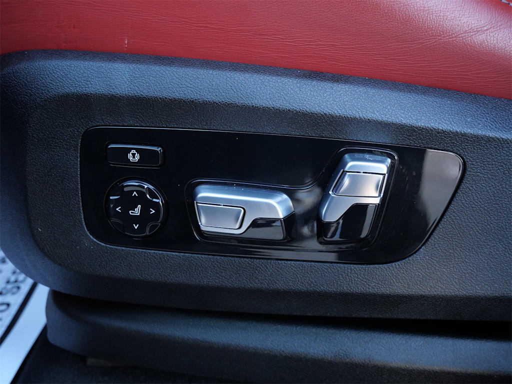 Thumbnail: 2022 BMW X6 - 17