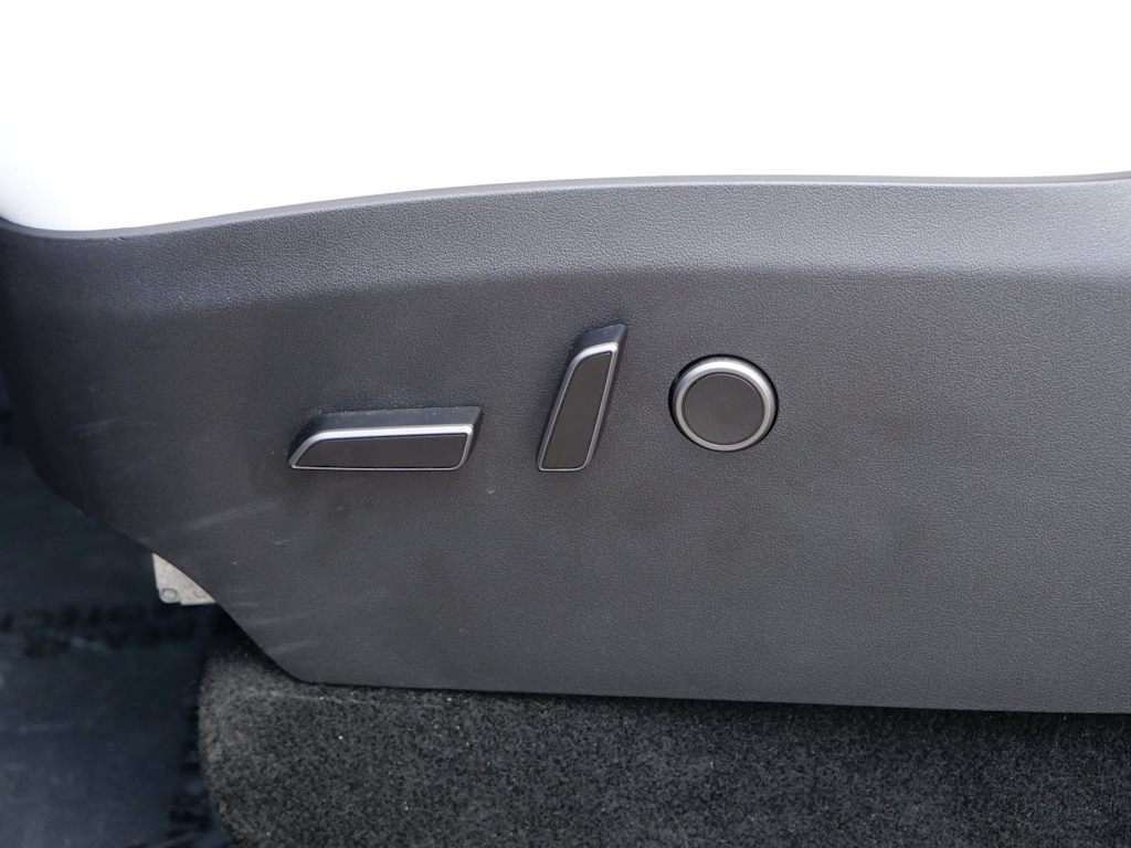 Thumbnail: 2023 Tesla Model Y - 14