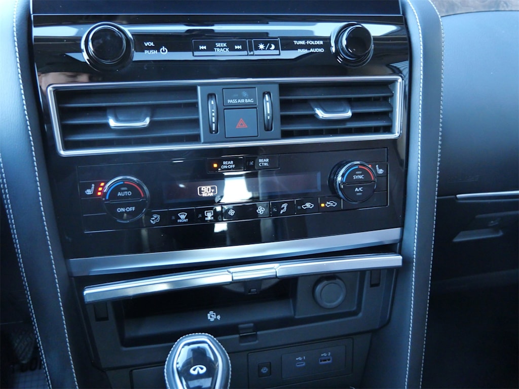 Thumbnail: 2023 INFINITI QX80 - 21