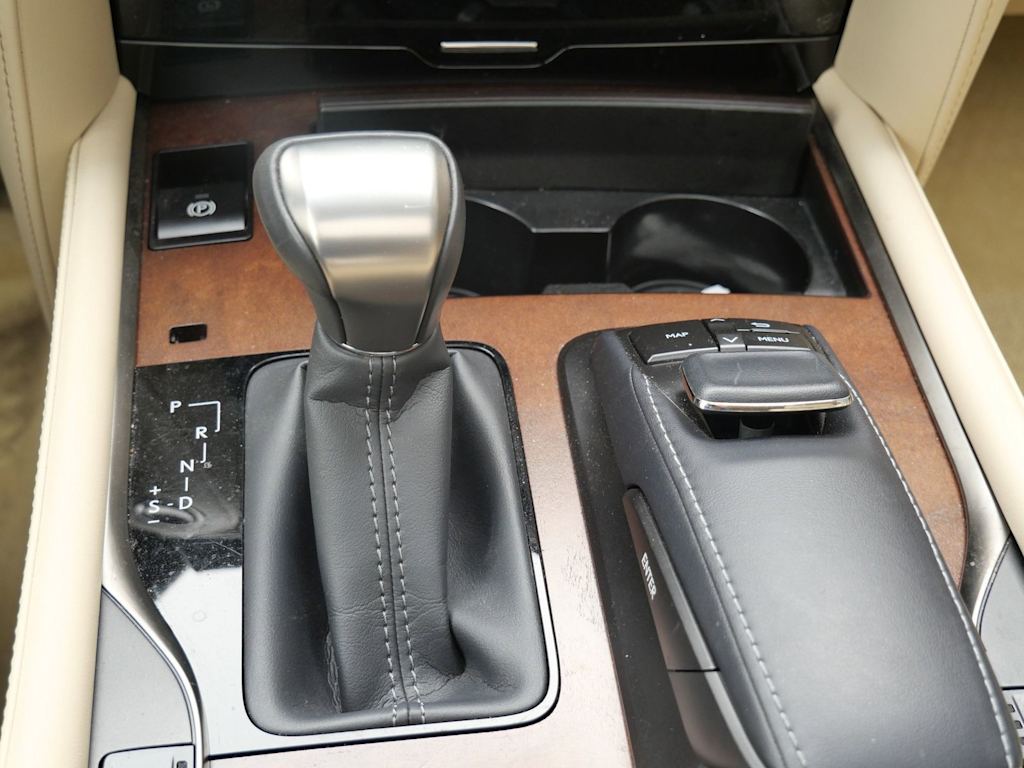Thumbnail: 2021 Lexus LX - 9