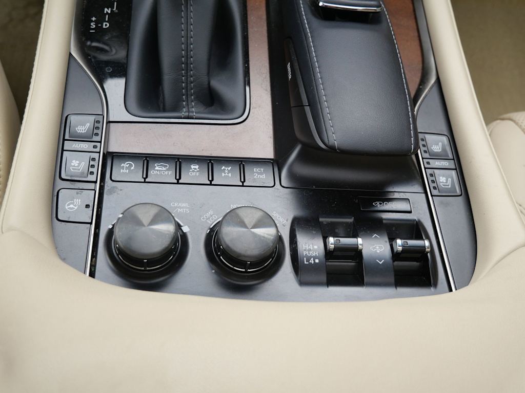 Thumbnail: 2021 Lexus LX - 19