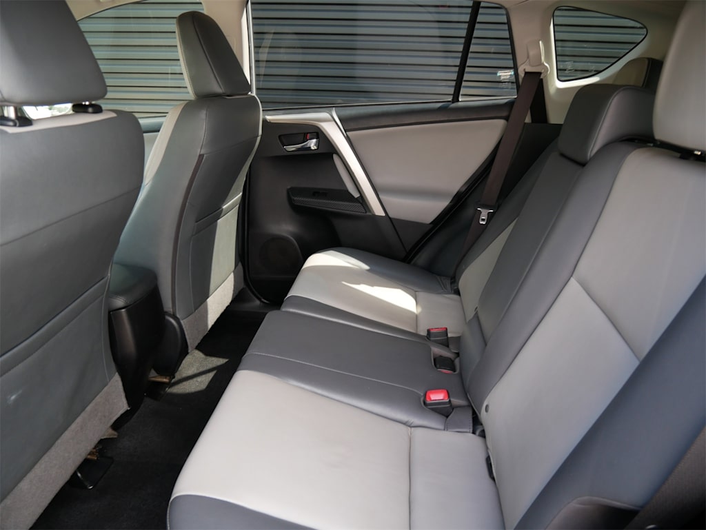 Thumbnail: 2015 Toyota RAV4 - 9