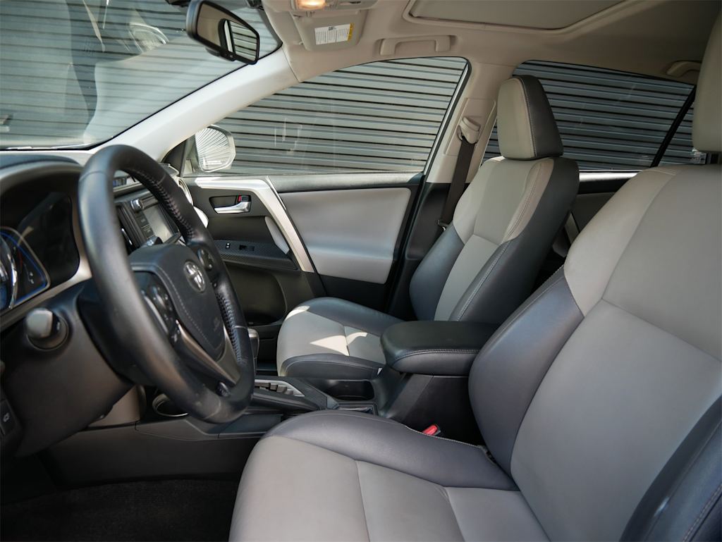 Thumbnail: 2015 Toyota RAV4 - 8