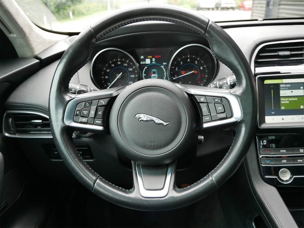 Thumbnail: 2020 Jaguar F-Pace - 11