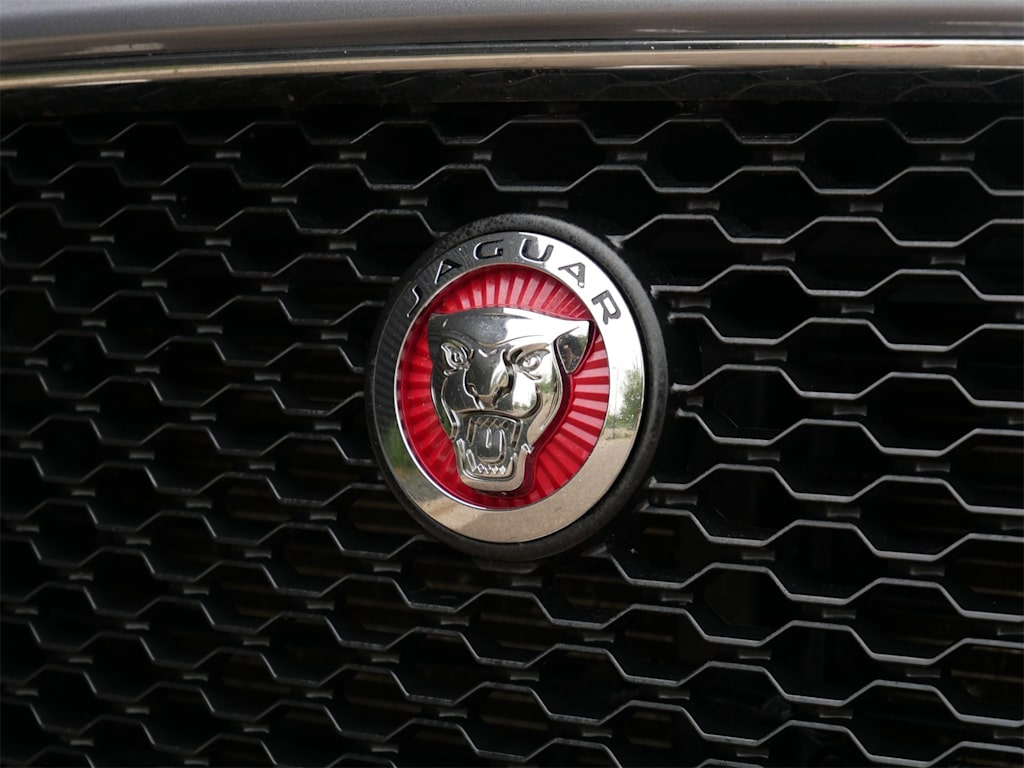 Thumbnail: 2020 Jaguar F-Pace - 5