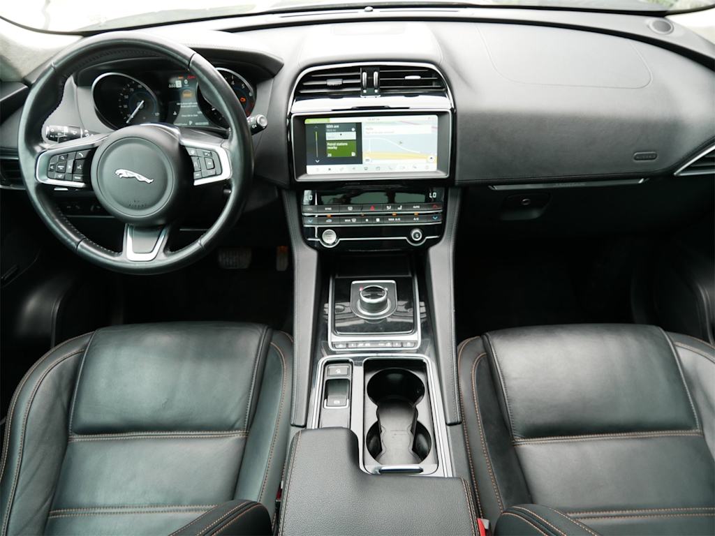 Thumbnail: 2020 Jaguar F-Pace - 7