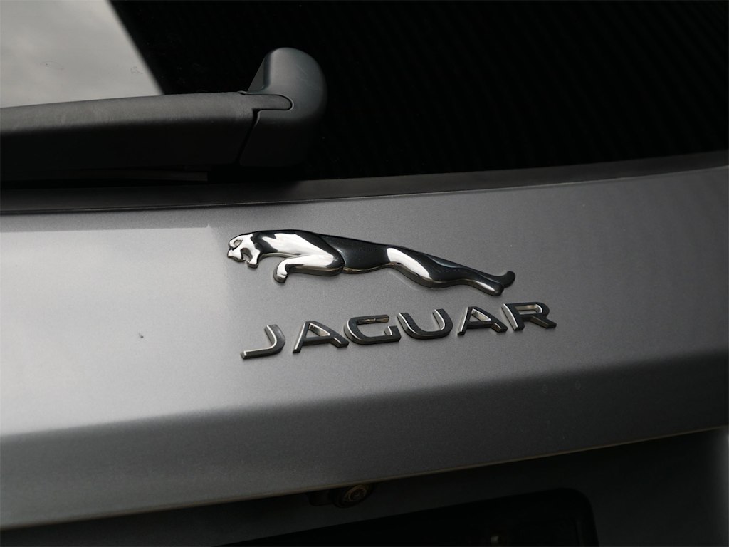 Thumbnail: 2020 Jaguar F-Pace - 23