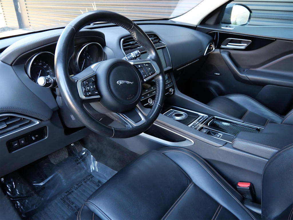 Thumbnail: 2020 Jaguar F-Pace - 2