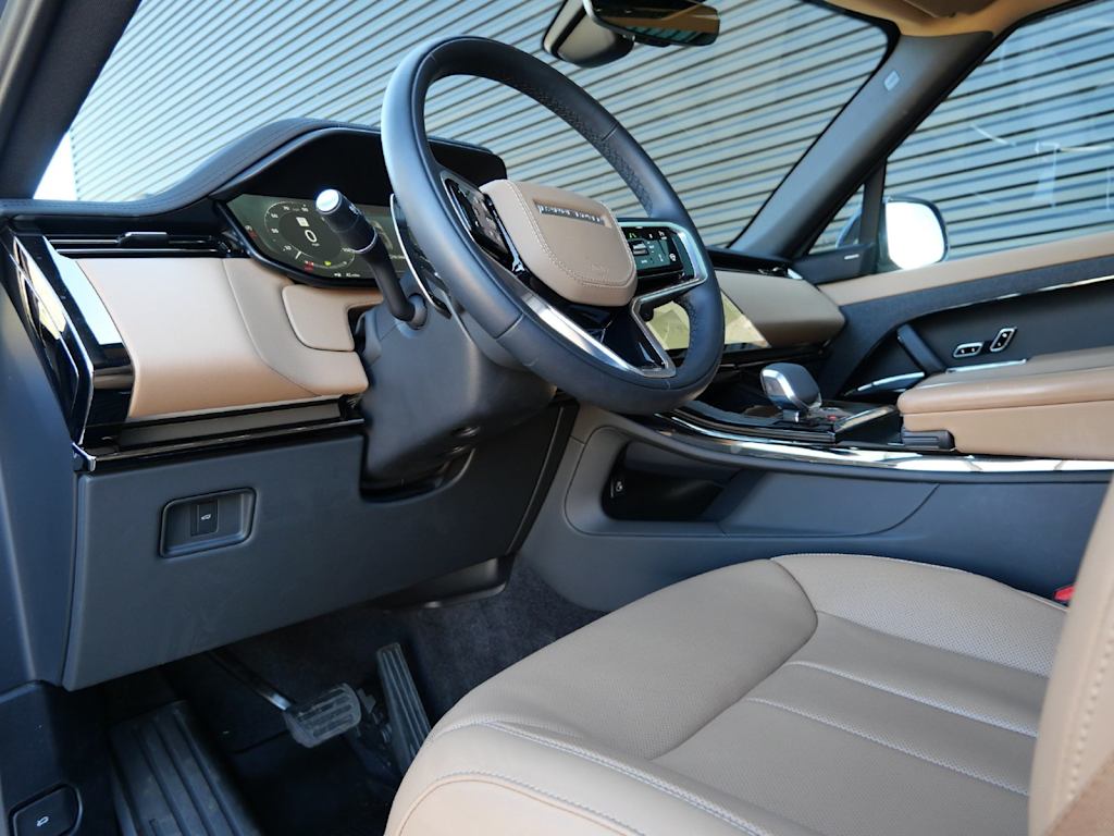 Thumbnail: 2024 Land Rover Range Rover Sport - 2
