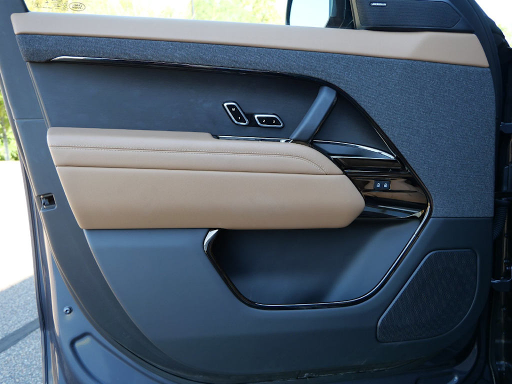 Thumbnail: 2024 Land Rover Range Rover Sport - 15