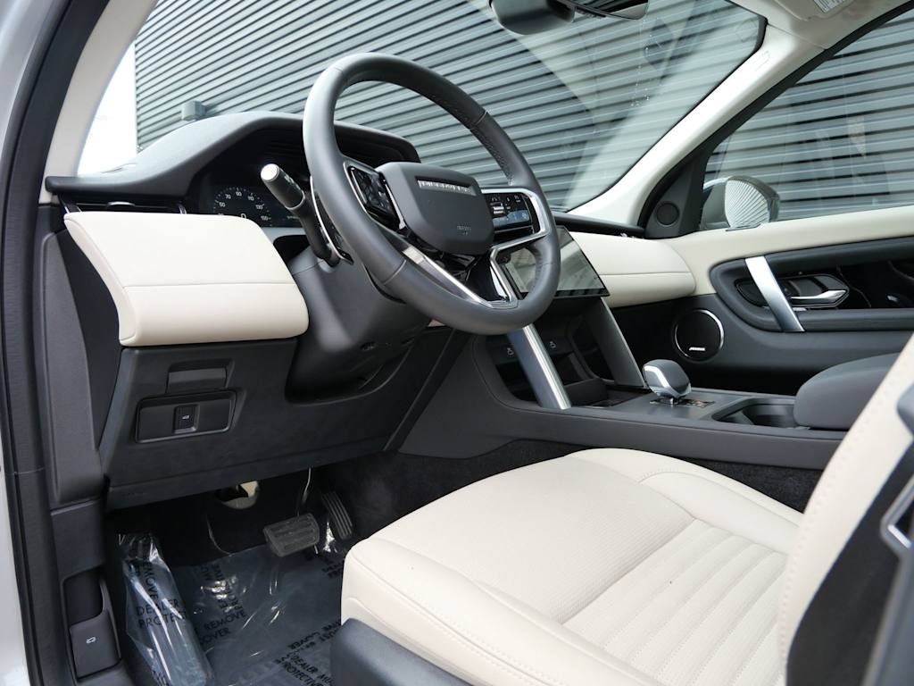Thumbnail: 2025 Land Rover Discovery Sport - 2