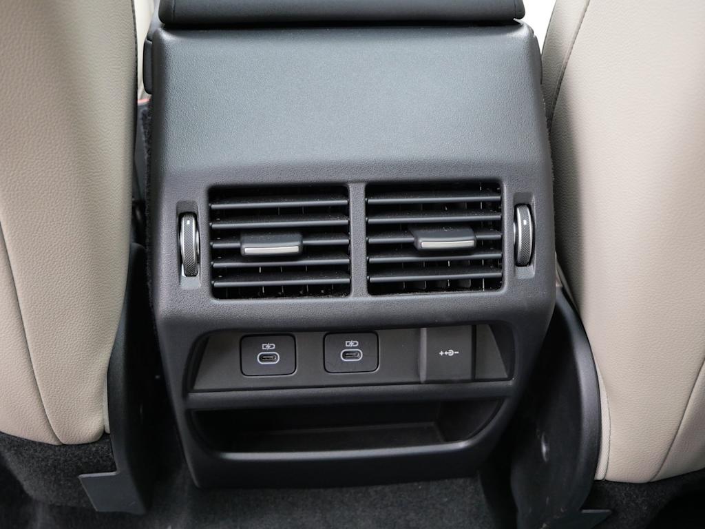 Thumbnail: 2025 Land Rover Discovery Sport - 17
