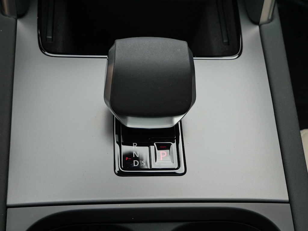 Thumbnail: 2025 Land Rover Discovery Sport - 19